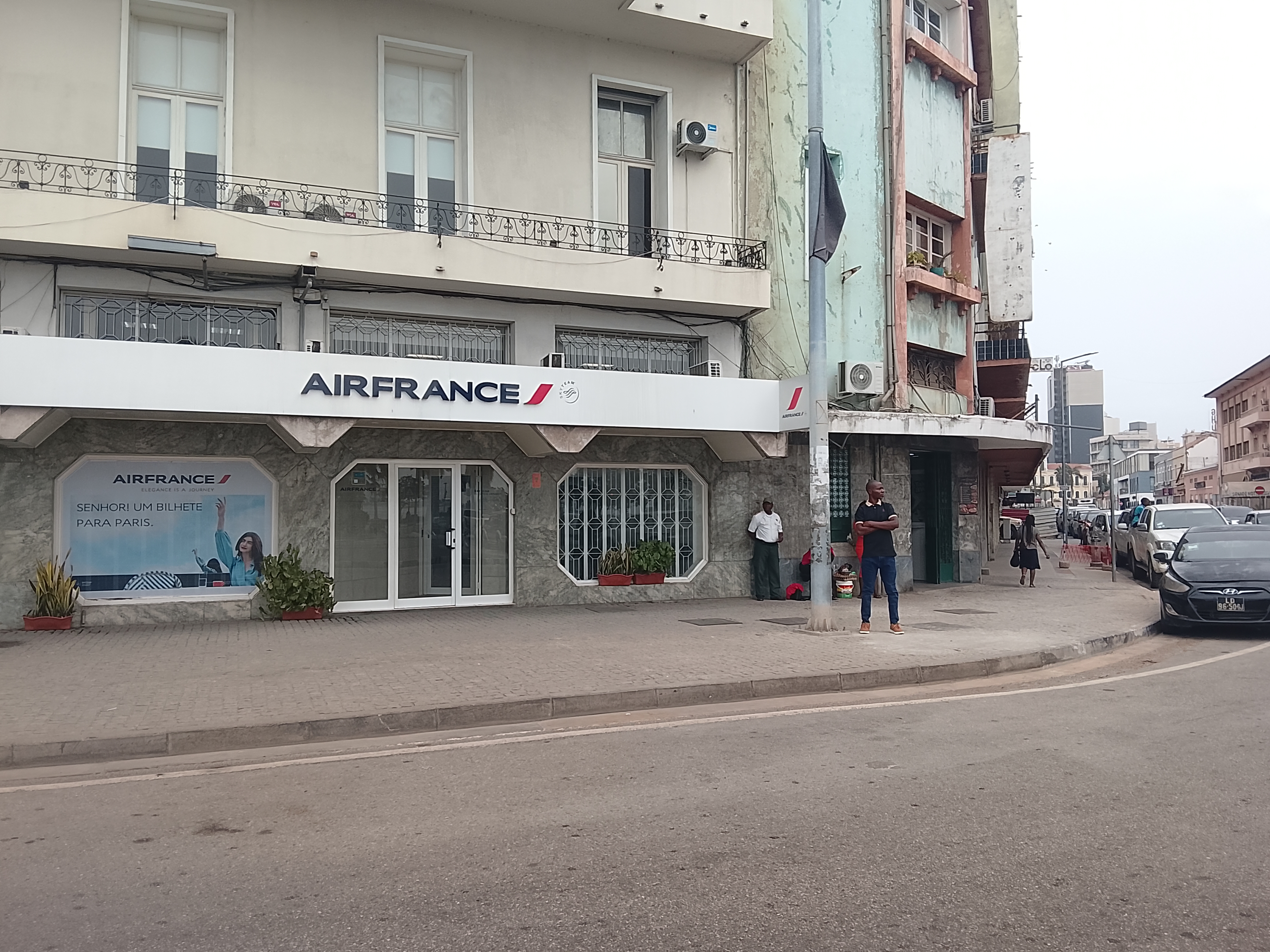 Praia e costa de Luanda
